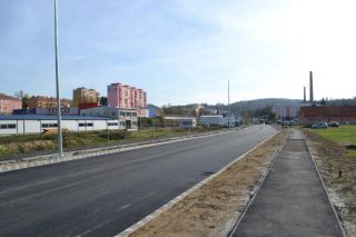 Tröszt utca: útépítési munkák, aszfaltozás, közvilágítás bővítési munkák